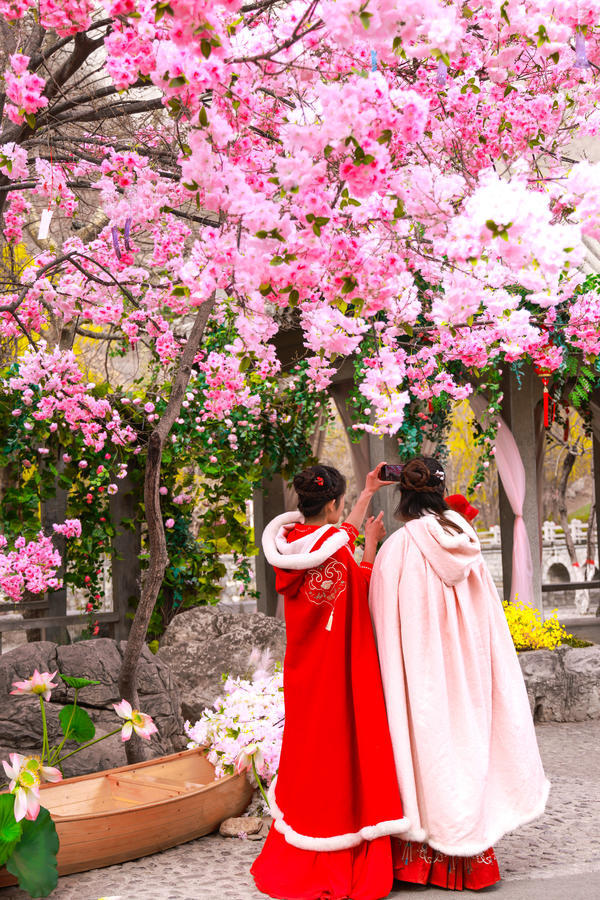 【河南醉美春色】万亩花海,百场汉服文化活动!