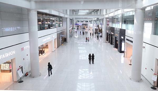仁川机场免税店销售额暴跌95%，乐天及新罗免税店撤出航站楼
