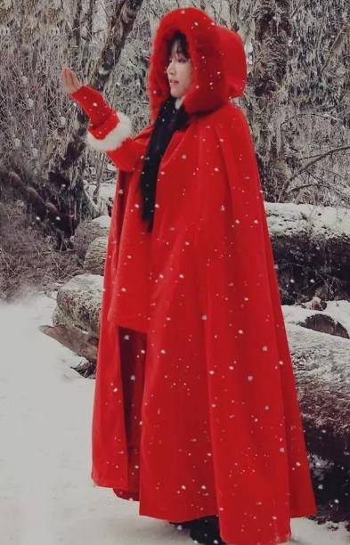 被央视点名的李子柒古装穿搭出席微博之夜纱裙发簪国风太美了