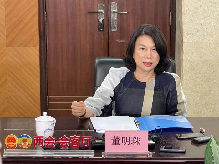 董明珠接受采访 摄影：甘俊