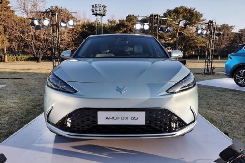 最大续航708km ARCFOX极狐αS将于3月上市