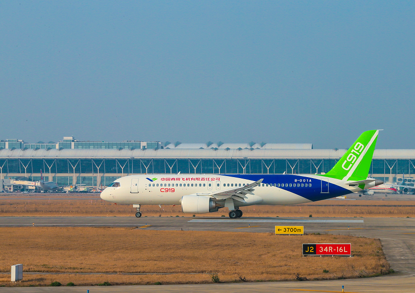 东航尝鲜运营C919大飞机 首批引进五架