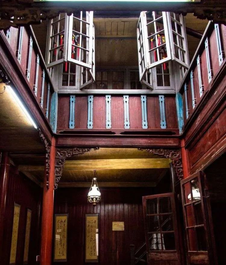 戴笠秘宅风情旖旎处,胜迹满江山江山如此多娇,风景这边独好.