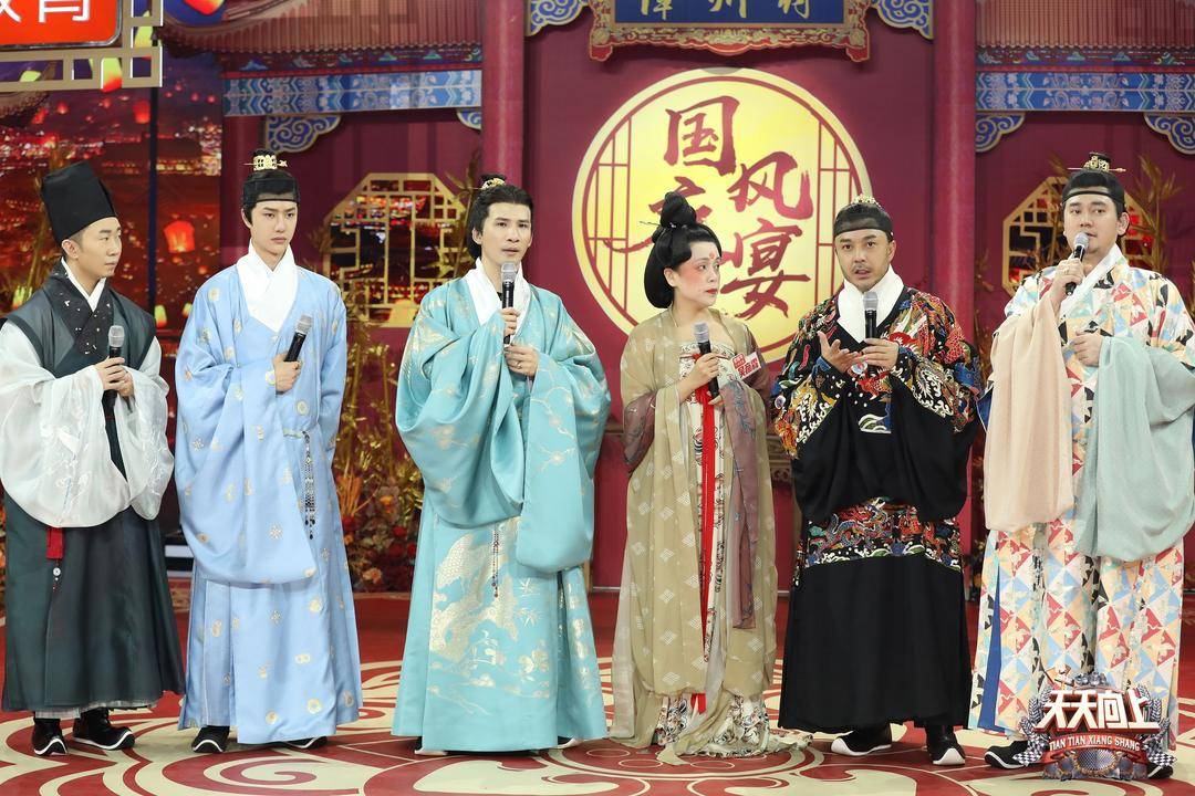 唐宫小姐姐新国风盛宴综艺首秀云集汉服华裳国潮手办国风美食