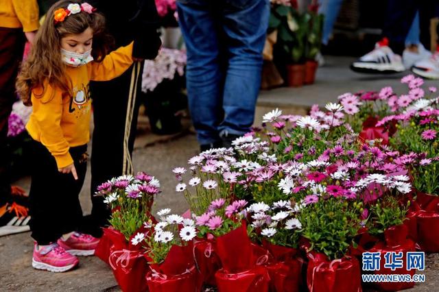 黎巴嫩人买花迎接母亲节 黎巴嫩 母亲节 花店 新浪新闻