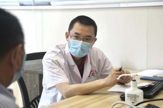 凌晨3点盯着天花板发呆，杭州大伯以为自己得了绝症，每天是不是非要睡足8小时？休闲区蓝鸢梦想 - Www.slyday.coM