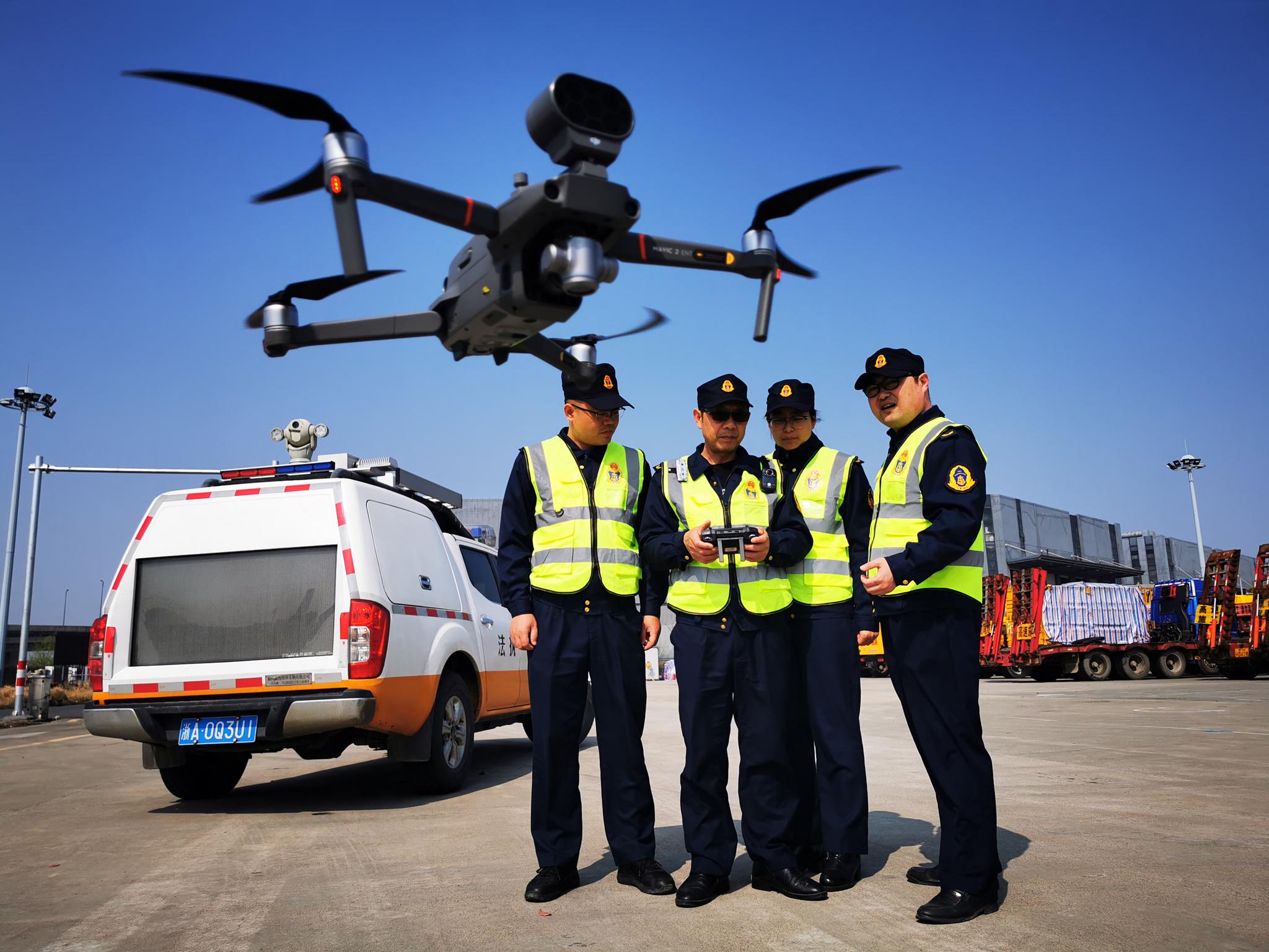 高速公路上飞来无人机 杭州交通用上"千里眼"执法