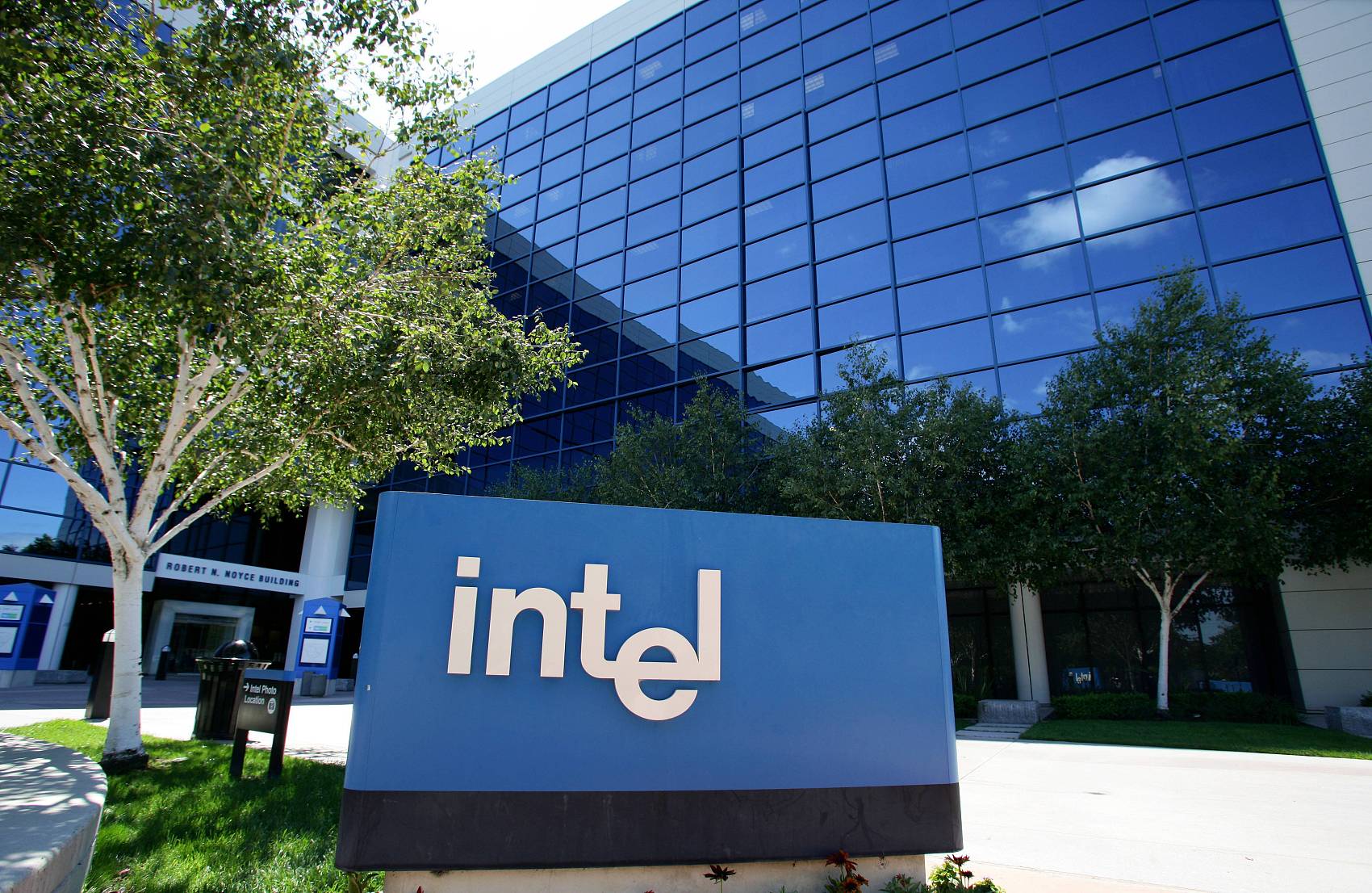 杨笠代言引骂战英特尔拉拢女性用户失意制程不够营销来凑