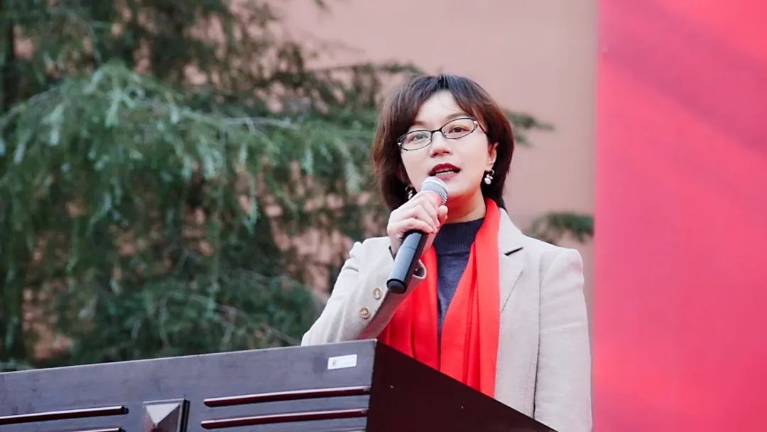 场面震撼热血沸腾柳州这所学校里的一幕感动了无数人