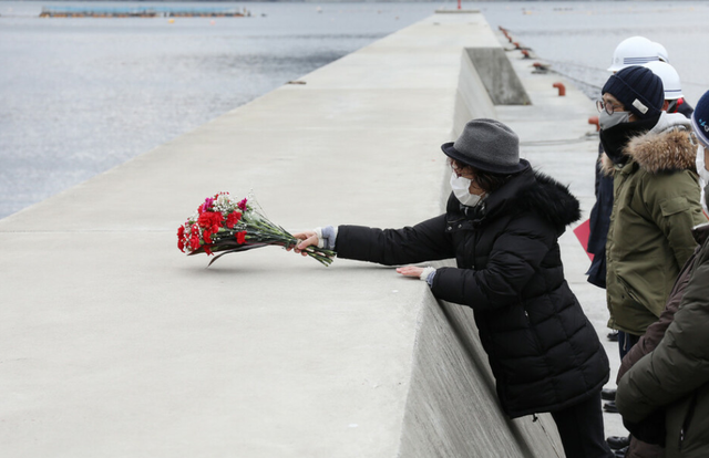 马航MH370失联七周年，亲属现状令人泪目：越过山丘，才发现无人等候休闲区蓝鸢梦想 - Www.slyday.coM