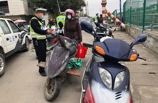 东莞桥头交警开展摩托车专项整治行动