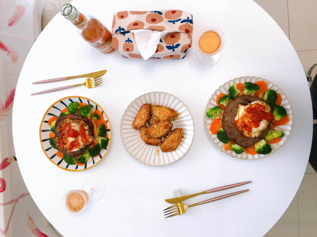 优秀改造分享丨3000元爆改出租屋，独居女生的温馨小窝休闲区蓝鸢梦想 - Www.slyday.coM