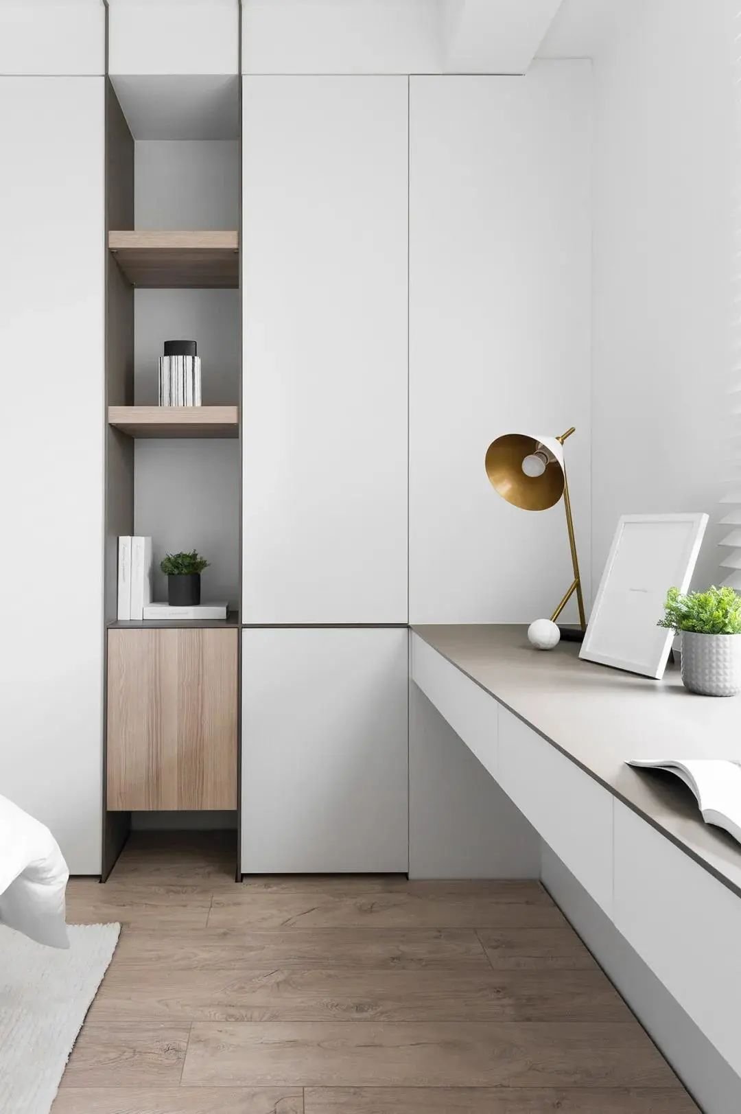 卧室"放"书桌,应该怎样放呢?给你几种方案-在东方