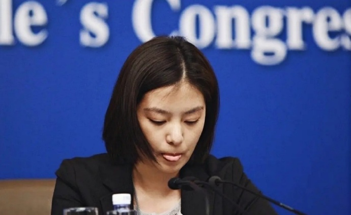 中美交锋现场画面传来，这个中国女人征服了全世界！休闲区蓝鸢梦想 - Www.slyday.coM