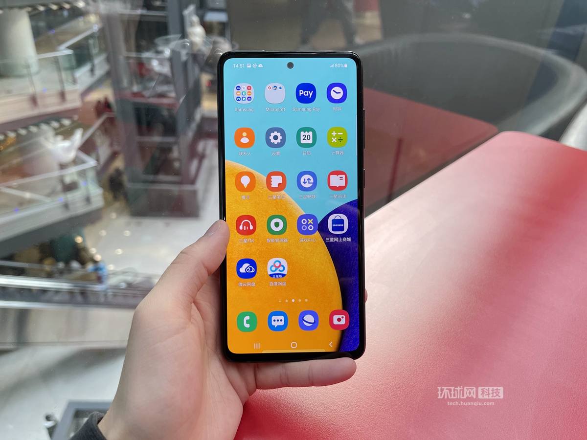 三星galaxy a52 5g的super amoled屏幕,拥有fhd (1080 x 2400)的高