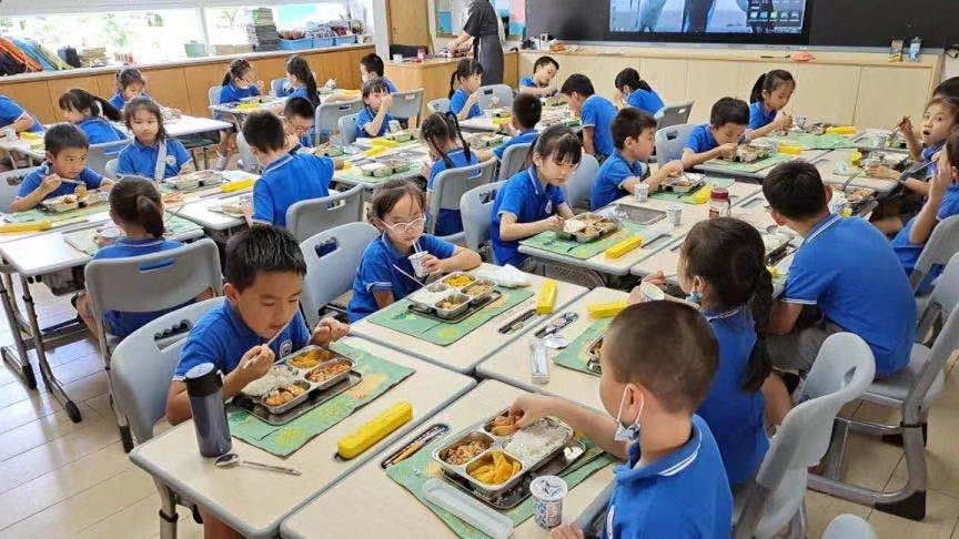 学生餐可定制、家长参与监督，深圳出台方案守护孩子的饭碗