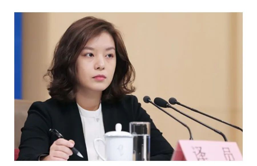 中美交锋现场画面传来，这个中国女人征服了全世界！休闲区蓝鸢梦想 - Www.slyday.coM