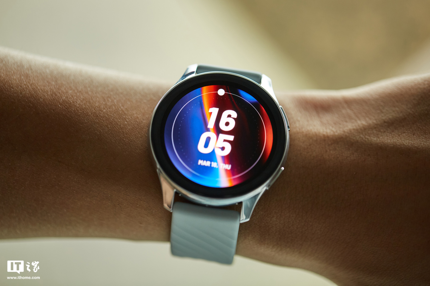 一加手表 oneplus watch 评测:设计高端,长续航,更流畅