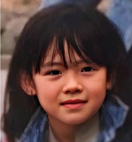 从小美到大!孙艺珍童年照曝光 齐肩短发对镜甜笑