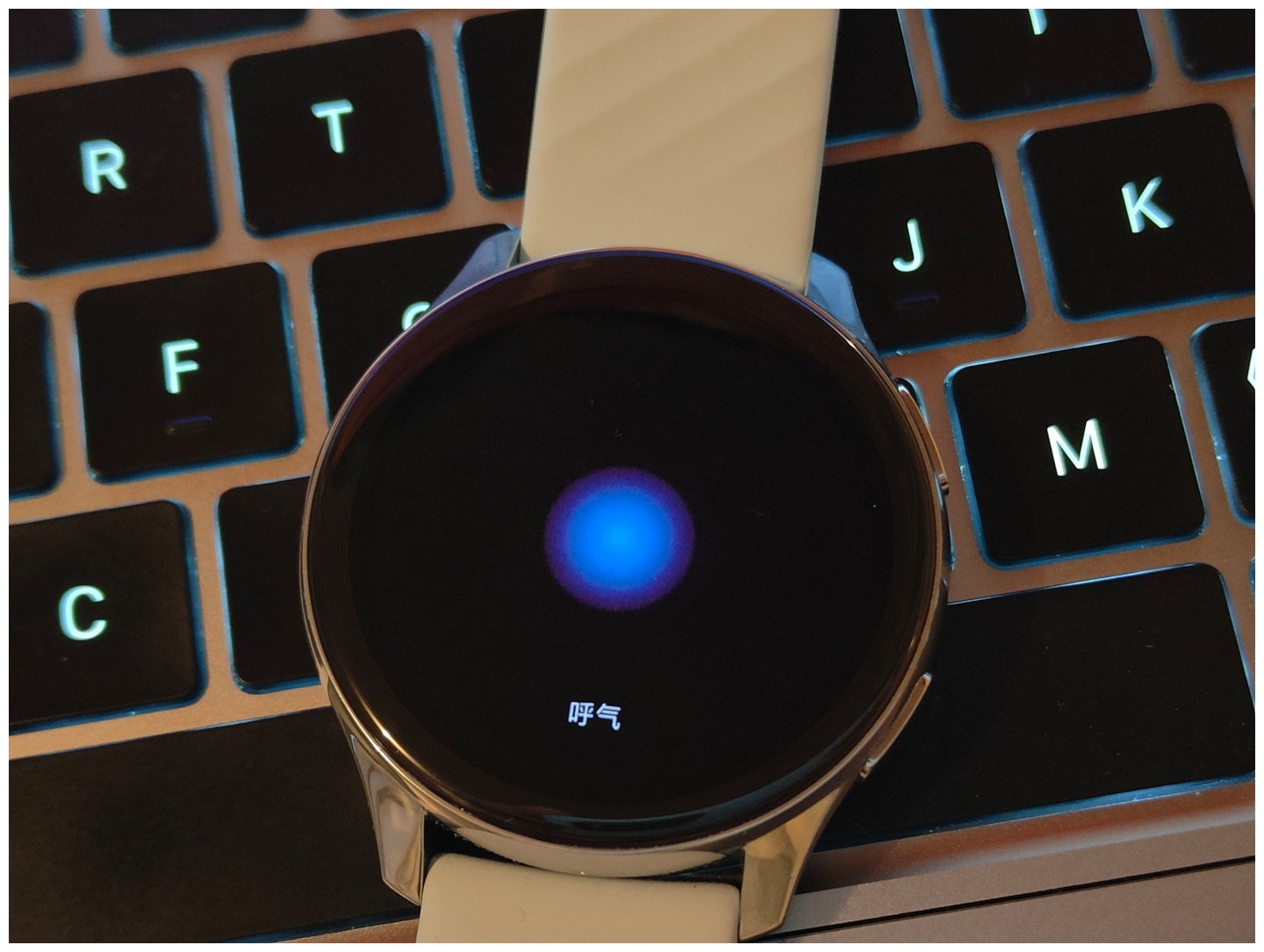 一加手表 oneplus watch 评测:设计高端,长续航,更流畅