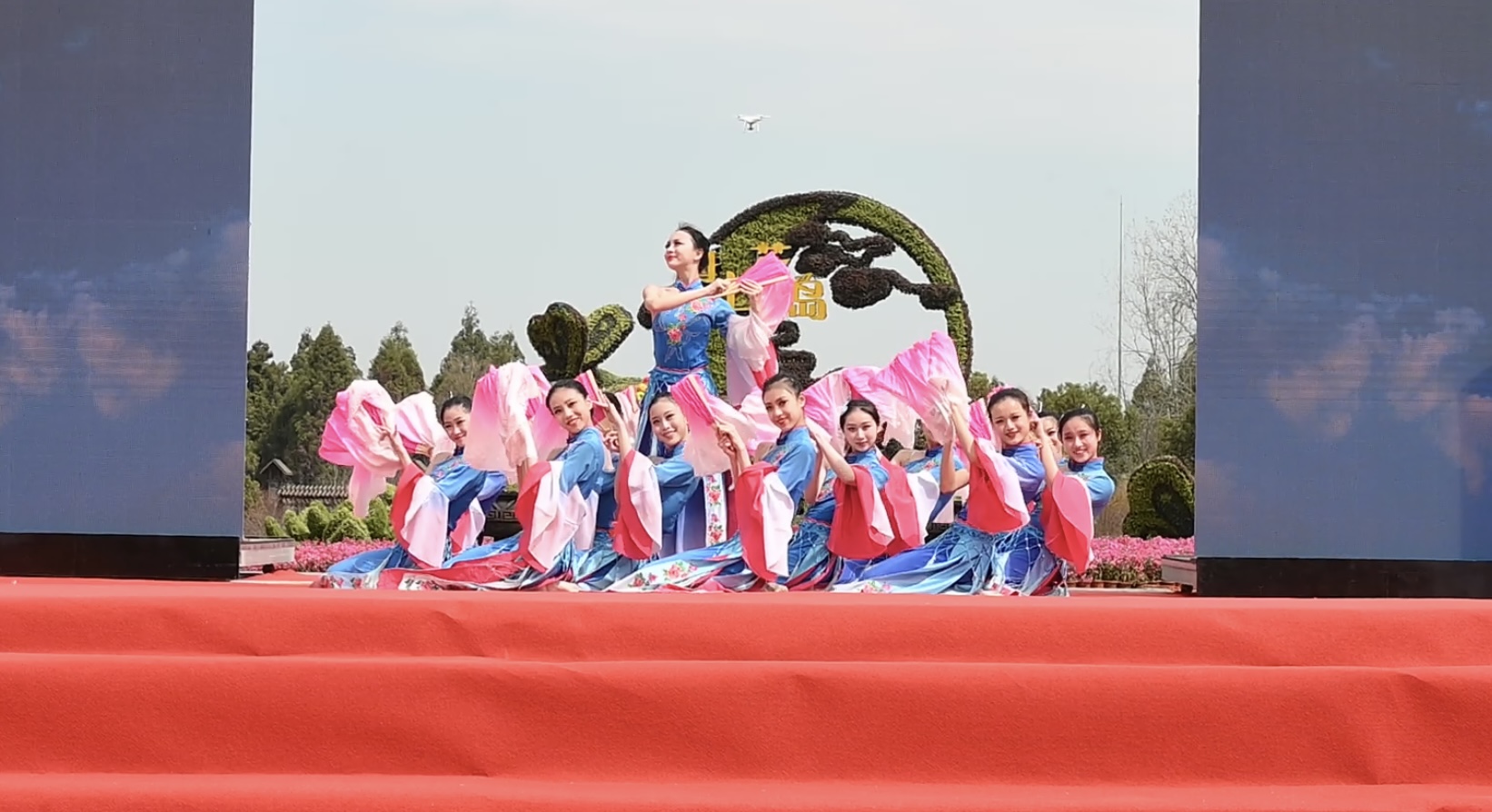 戴花环,道万福,赏花歌,上海崇明花朝节今日开幕预热花博会
