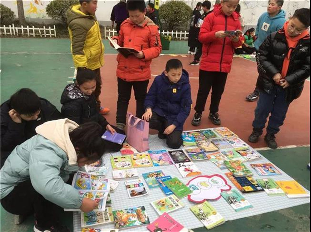 东海县实验小学教育集团举行第三届 "淘书乐"活动