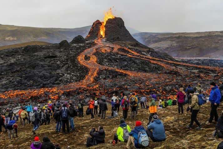 冰岛火山喷发也许会持续数年成为旅游新看点