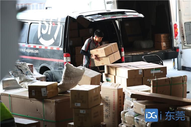 "快递下乡"七年之甜,顺丰进村深织网促流通