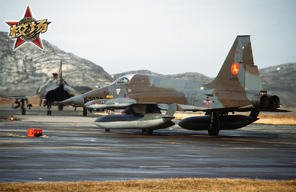 时任美国总统的约翰·肯尼迪提出了一种名为"fx"的战斗机计划,来服务