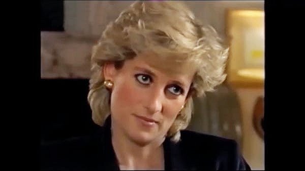 在《全景》栏目的采访中，戴安娜王妃坦率地说出了有关“王室阴谋”和查尔斯王子不忠的内幕。图片来源：Panorama: Princess Diana Interview/BBC
