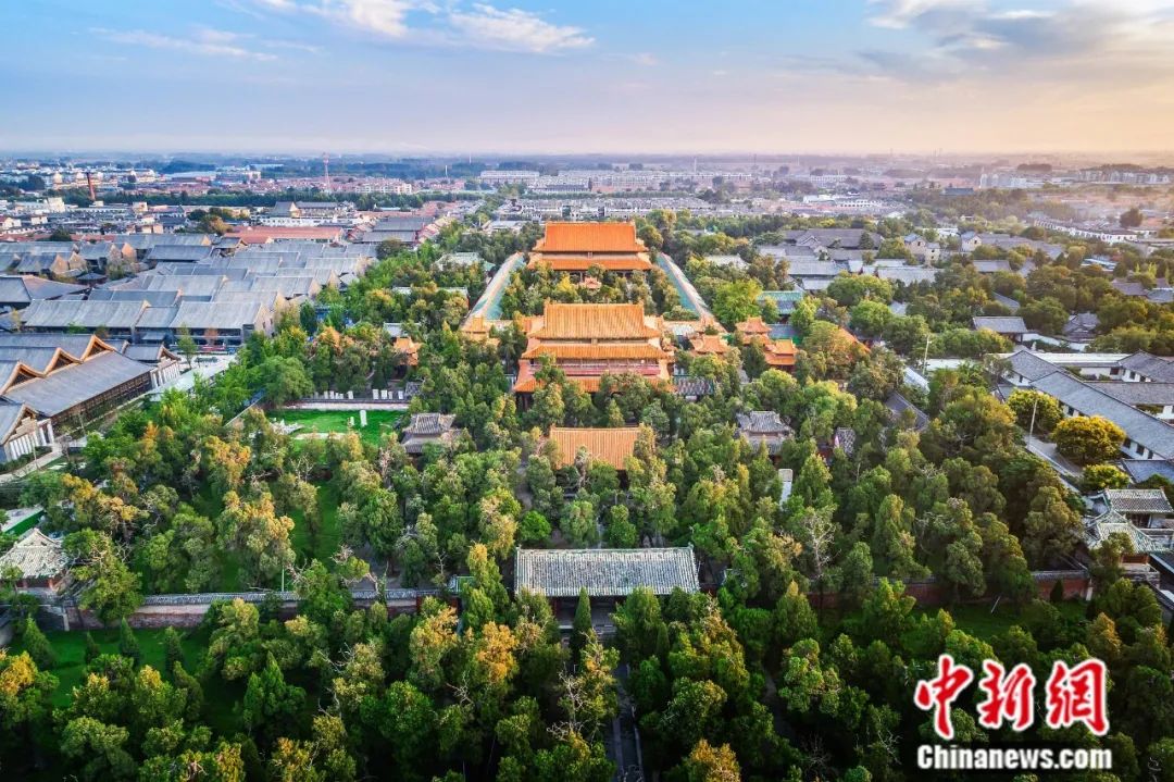 山東省濟寧市曲阜市三孔景區(qū)孔廟航拍。圖片來源：視覺中國