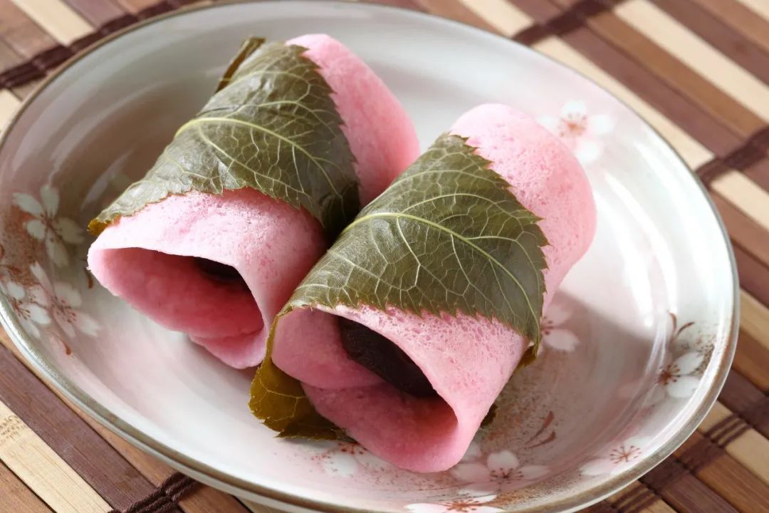 把樱花吃进嘴里这个春天才算完整