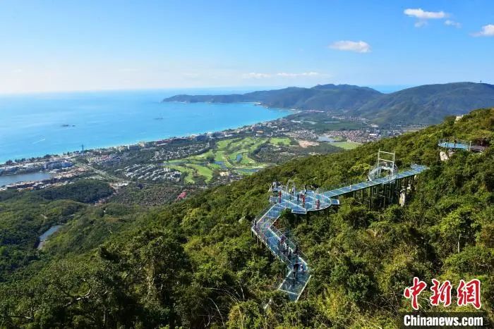 三亚亚龙湾热带天堂景区阳光明媚,景色怡人。黄庆优 摄
