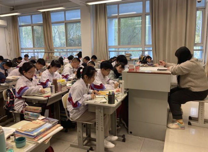 找准方向,全力以赴!济南二中高一级部召开广播校会