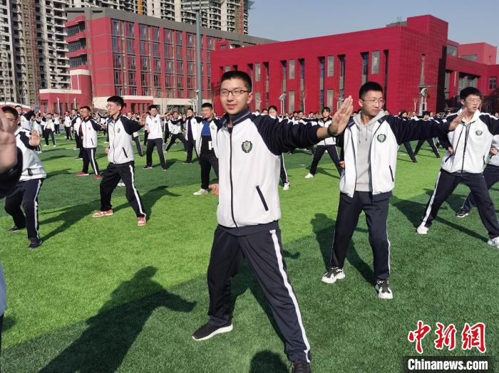 河北衡水中学探索课间操新模式|河北衡水中学|高二|衡水中学_新浪新闻