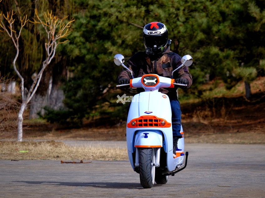 试龙嘉sixties300i颜值与性价比兼顾