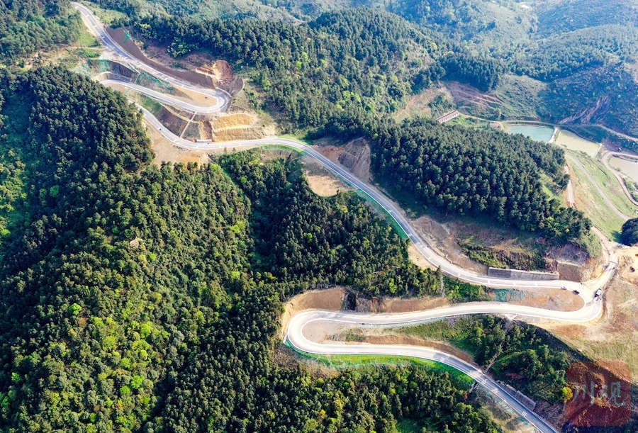 华蓥"四好公路"让山区农民驶上乡村振兴快车道