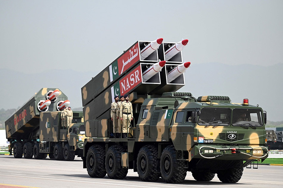 早安·世界｜埃及中止苏伊士运河交通，货船脱浅或需数日休闲区蓝鸢梦想 - Www.slyday.coM