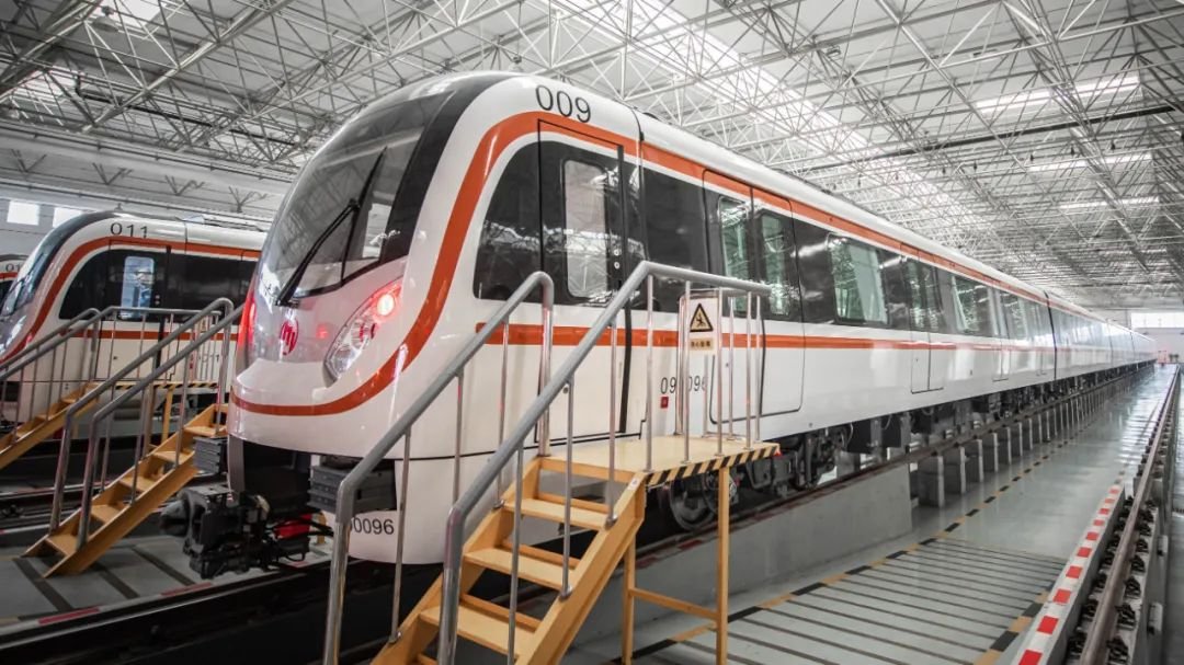 杭州地铁3号线,8号线,9号线电客车齐亮相!