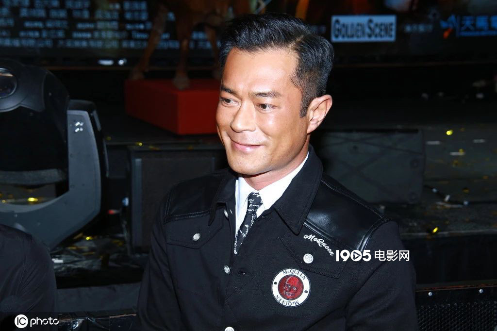 做公益,当会长……"劳模"古天乐的成长二三事|古天乐_新浪新闻