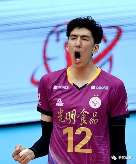 张哲嘉怒吼 资料图