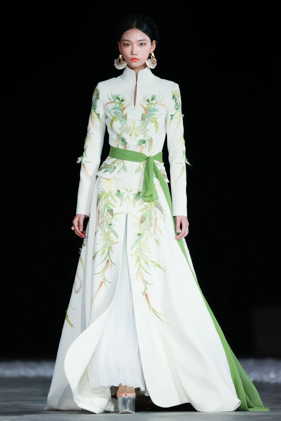 中国结湘绣太极东方元素居然可以做得这么飒