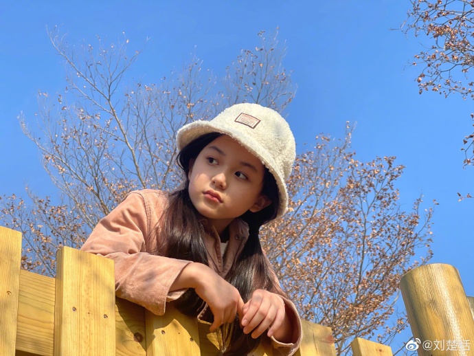 小芈月刘楚恬晒踏青照长发飘飘美女初长成