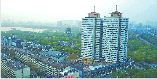 保护大明湖视廊济南东湖大厦将被依法处置