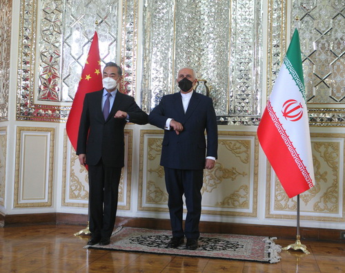 王毅同伊朗外长扎里夫会谈，谈了抗疫合作、伊核协定等热点