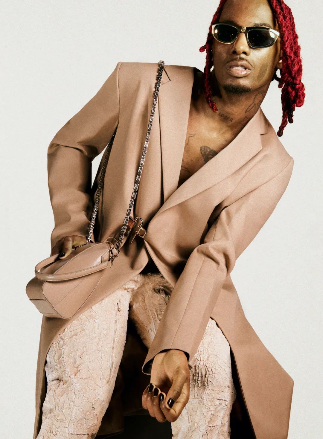 matthew m. williams为什么将一个锁设计在封面?