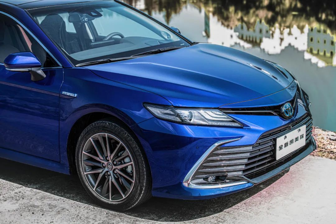 让对手成为追随者!体验中期改款凯美瑞