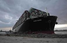 苏伊士运河搁浅货轮船头隔舱出现漏水，脱浅尝试将推迟休闲区蓝鸢梦想 - Www.slyday.coM