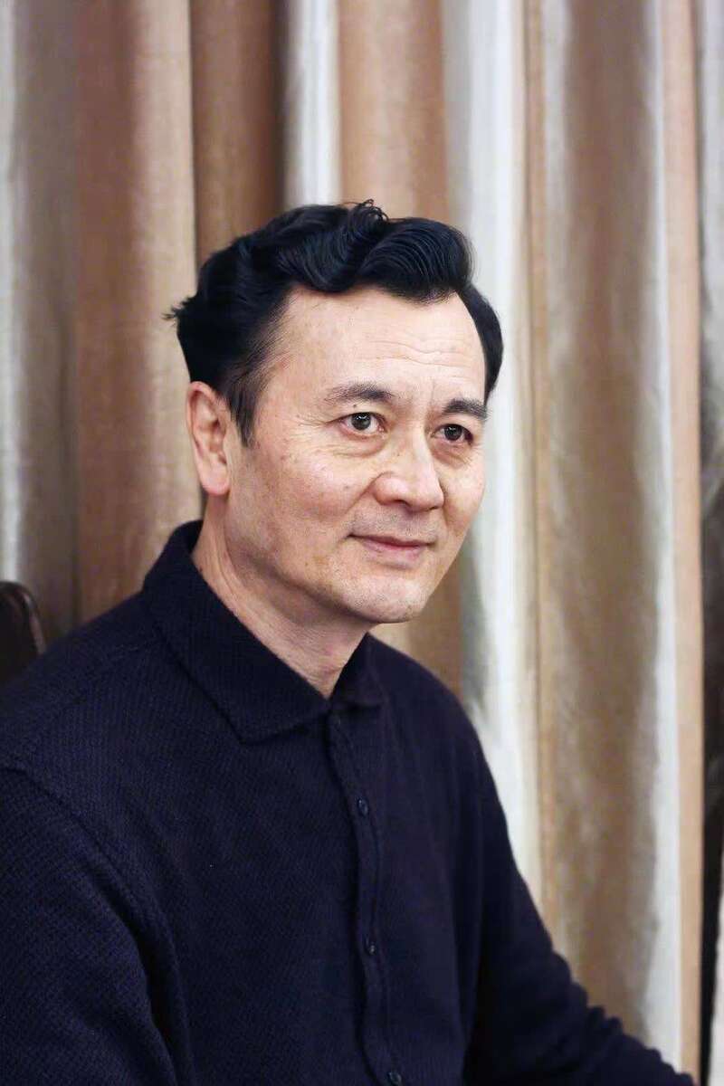 翅膀》 追逐"纯本土"新疆歌舞片的飞翔轨迹——访天山电影制片厂厂长