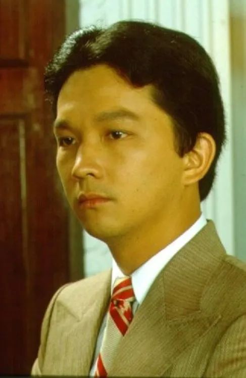 廖启智在周润发主演的电视剧《上海滩》中出演丁力的马仔陈祥贵.